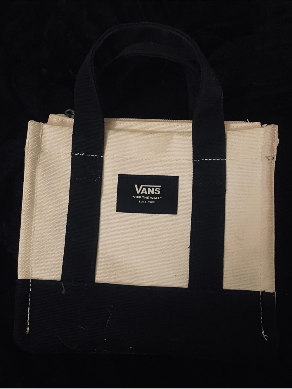 VANS LIL PERGS MINI TOTE in Cream and Black